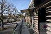 Eingang/ umlaufender Balkon
